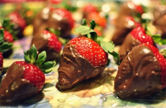 Strawberries-and-chocolate.jpg