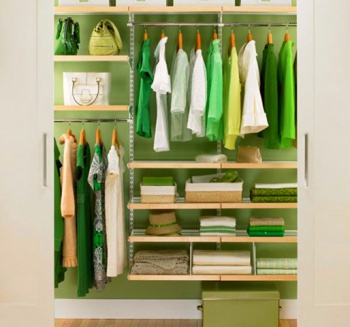 Фото к статье Как сложить одежду, чтобы она занимала меньше места в шкафу 6.jpg